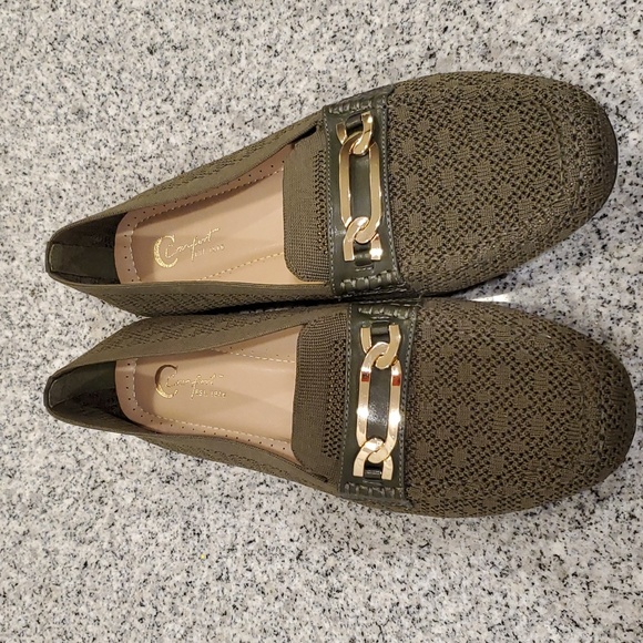 C Comfort Est 1946 Olive Green Loafers Women's Size 10 - Picture 1 of 11